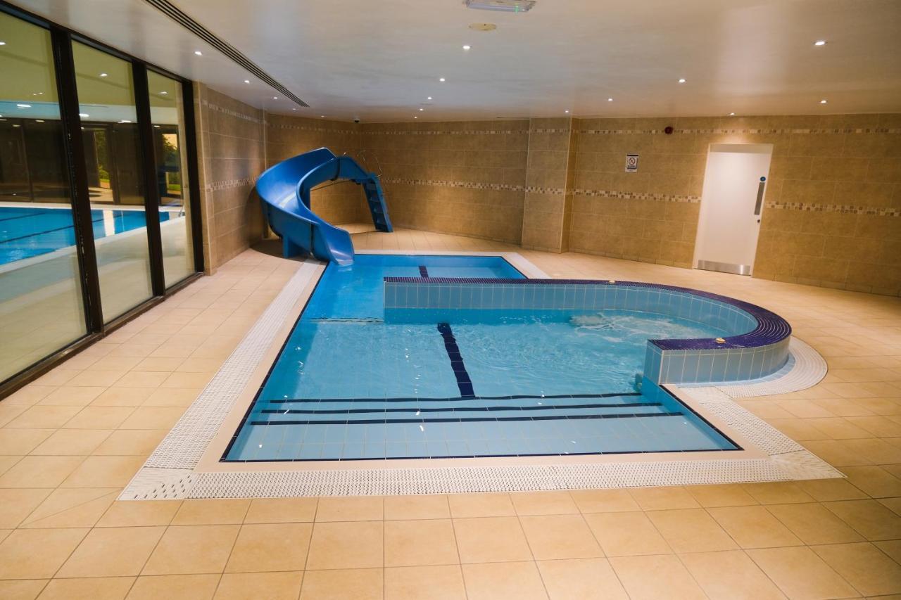 Burntwood Court Hotel Барнзли Екстериор снимка