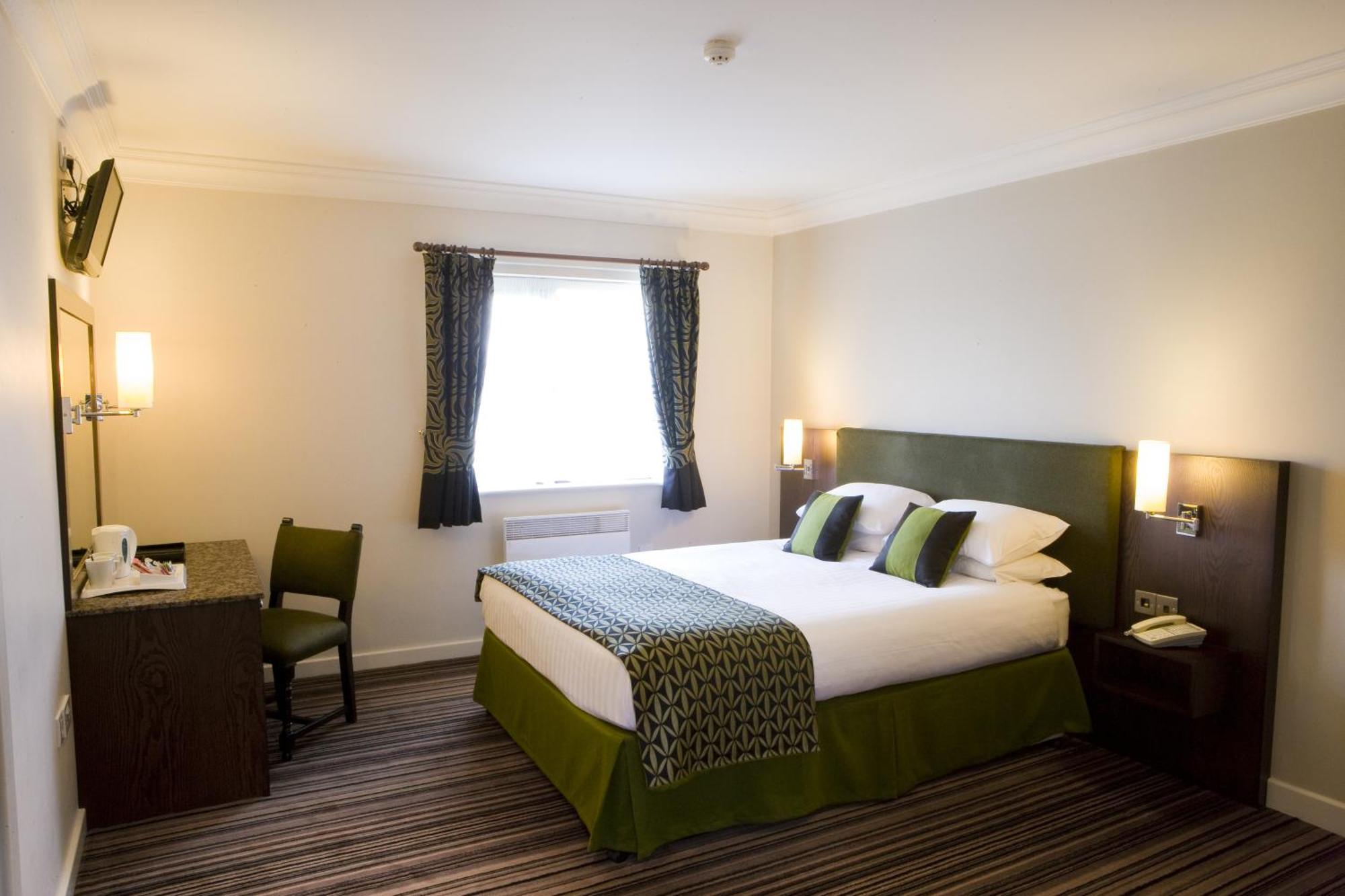 Burntwood Court Hotel Барнзли Екстериор снимка