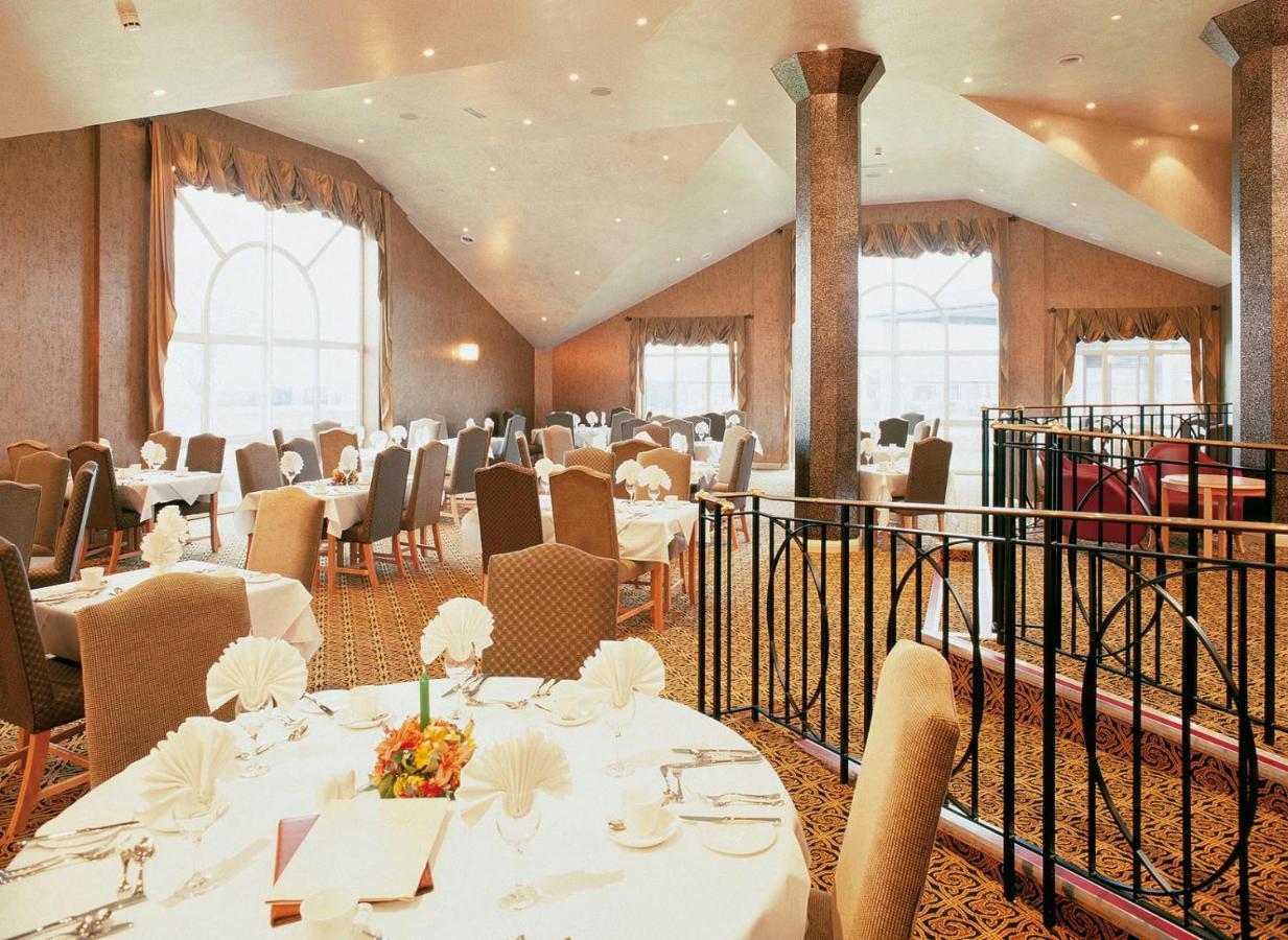Burntwood Court Hotel Барнзли Екстериор снимка