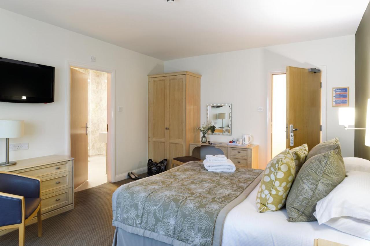 Burntwood Court Hotel Барнзли Екстериор снимка